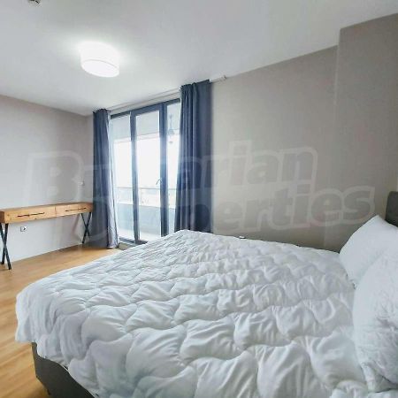Private Apartment In Aparthotel Cornelia رازلوغ المظهر الخارجي الصورة